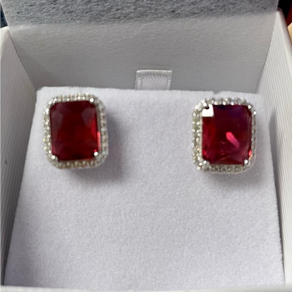 Emerald cut 6.55ct Ruby earrings - Picture 4 of 6